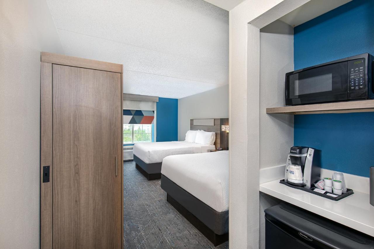 Holiday Inn Express & Suites Columbus At Northlake By Ihg Exterior foto