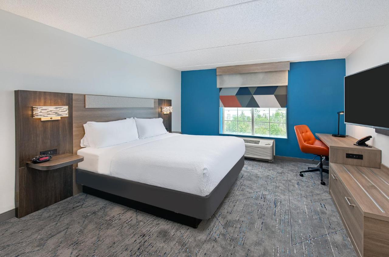 Holiday Inn Express & Suites Columbus At Northlake By Ihg Exterior foto
