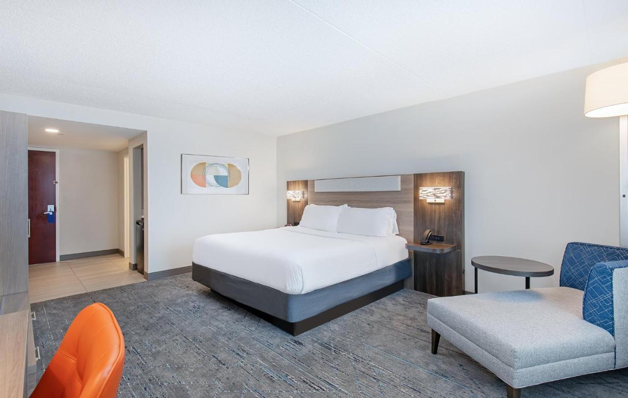 Holiday Inn Express & Suites Columbus At Northlake By Ihg Exterior foto
