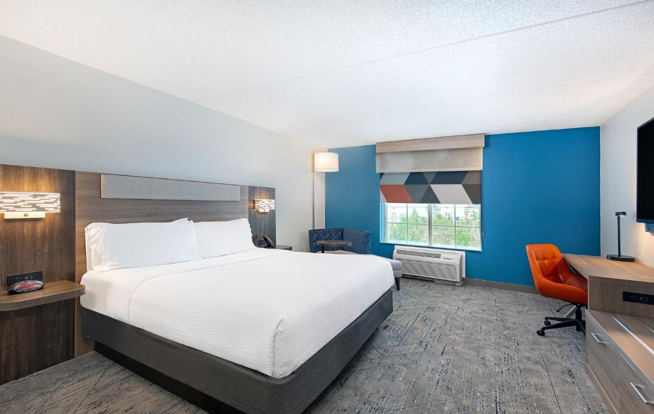 Holiday Inn Express & Suites Columbus At Northlake By Ihg Exterior foto