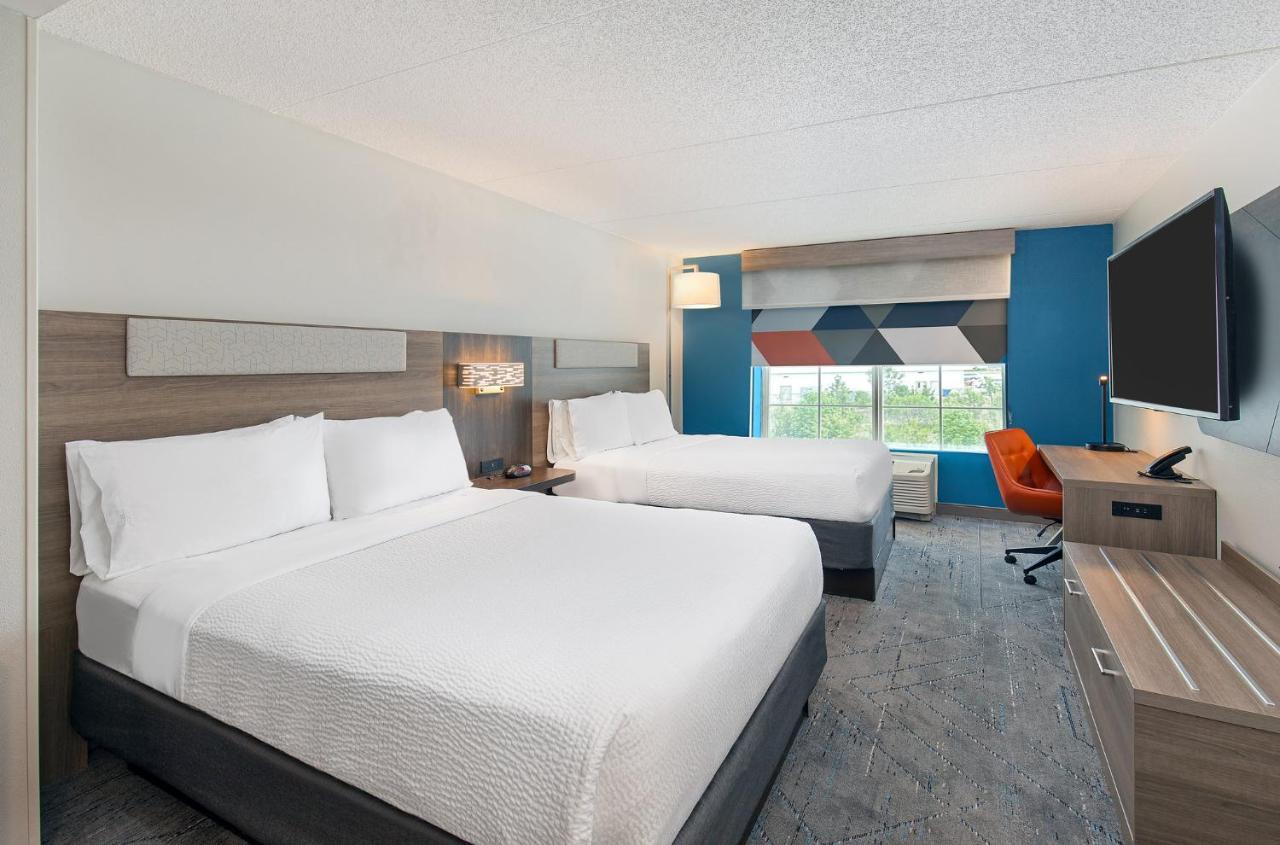 Holiday Inn Express & Suites Columbus At Northlake By Ihg Exterior foto